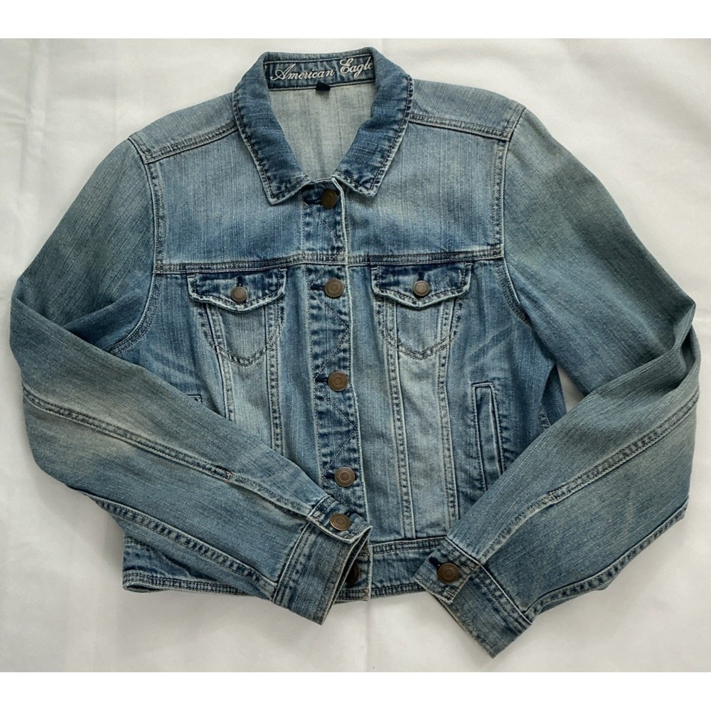 American Eagle Medium Wash Cropped Trucker Jean Jacket Size Large